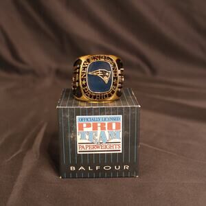 NWT Sports Fan Ring PAPERWEIGHT NFL Licensed NEW ENGLAND PATRIOTS Gold & Blue